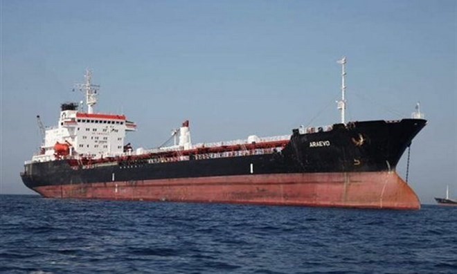Ливия подтвердила факт обстрела греческого танкера в порту - ảnh 1